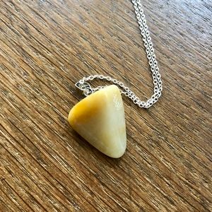 Yellow jasper tumbled stone necklace NWOT